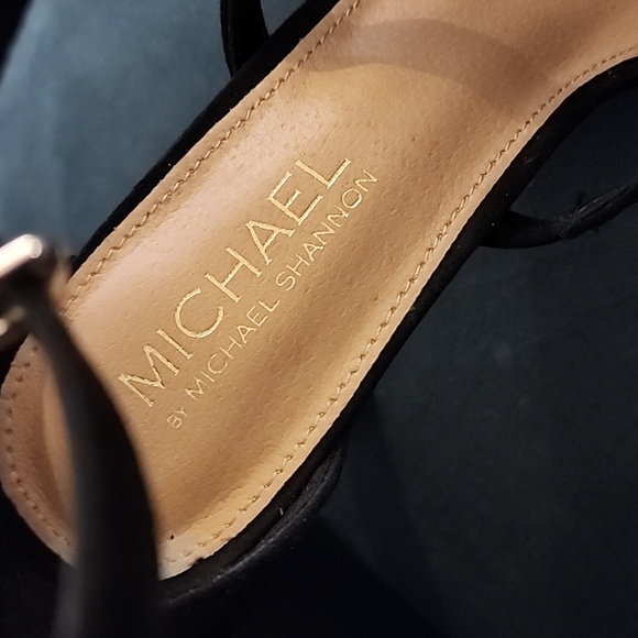 Black size 10 heels.  Ankle strap, gorgeous.  NEW.  MICHAEL by Michael Shannon. - Picture 6 of 7